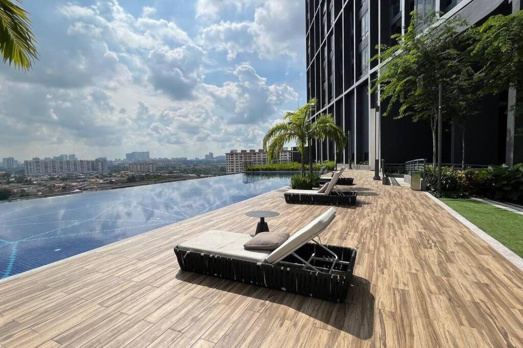 Comfort Bedroom @ Aera Residence Petaling Jaya Exterior foto